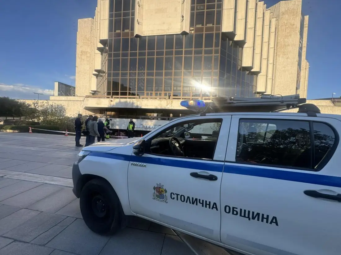 14-годишно момче е в кома след падане от парапет до НДК