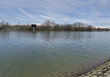 Гребната база събира елитни риболовци, започна голям международен турнир