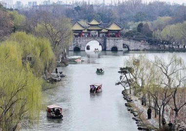 Китай ще инвестира 1 млрд. юана за субсидиране на туристически пътувания