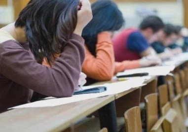 МОН: Оценките от матурите ще са окончателни