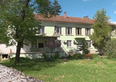 Родители сигнализират за бити, заключвани и тормозени деца в детска градина в Павликенско