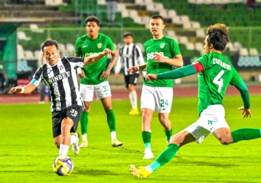 Вижте стартовите състави на Локо и Черно море