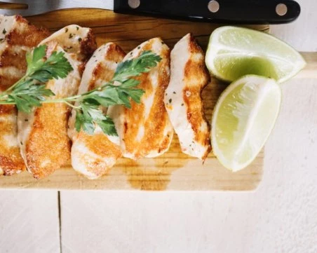 Бърза рецепта за пилешко филе с чесън и лимон