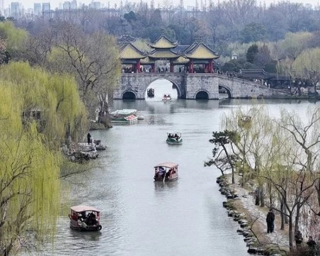 Китай ще инвестира 1 млрд. юана за субсидиране на туристически пътувания