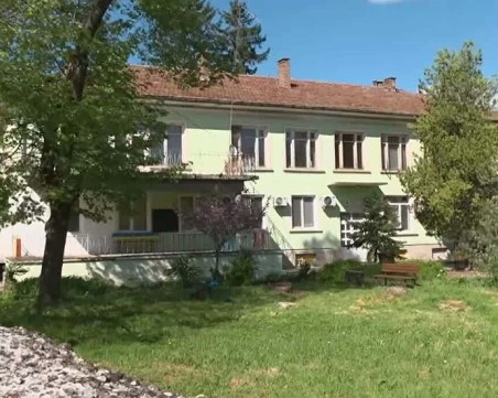 Родители сигнализират за бити, заключвани и тормозени деца в детска градина в Павликенско