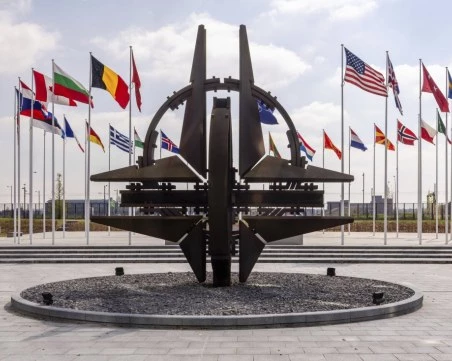 В Пентагона обмисляли временно изключване на Испания от НАТО