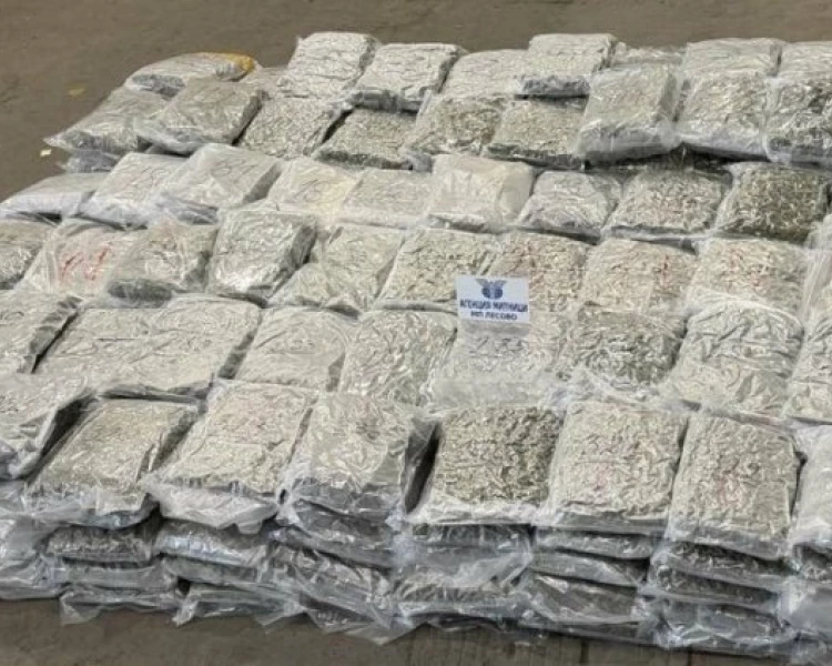 Митничари задържаха близо 363 кг марихуана на Лесово