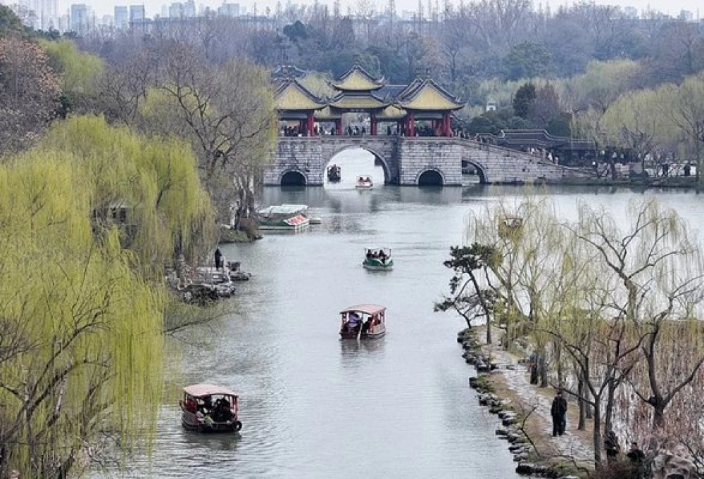 Китай ще инвестира 1 млрд. юана за субсидиране на туристически пътувания