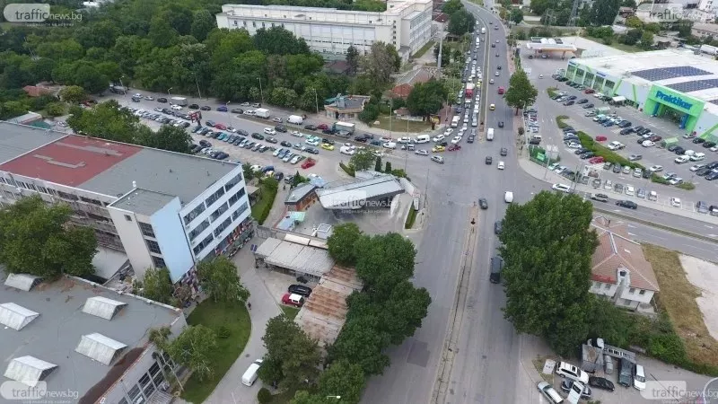 Спешен ремонт затваря кръстовище на Кукленско шосе, променят маршрути на автобусни линии