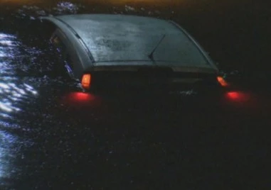 Кола с петима тийнейджъри падна в река във Франкфурт, има загинал и ранени