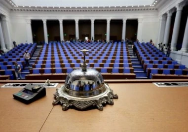 Очаква се президентът да свика първото заседание на 52-рото НС в четвъртък