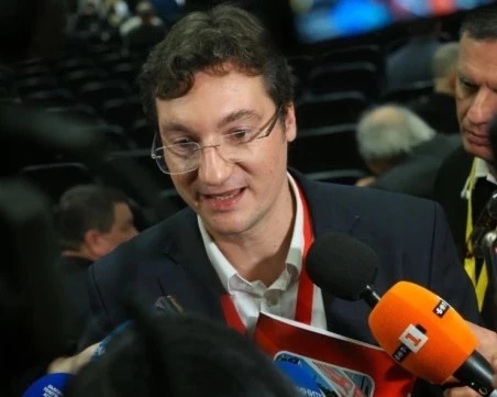 Националният съвет на БСП се събира извънредно днес, Крум Зарков ще поиска вот на доверие