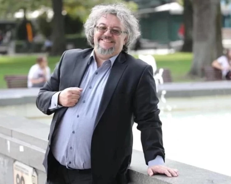 Манол Пейков: Където и да се озова, ще продължа да руша стени. И да строя мостове