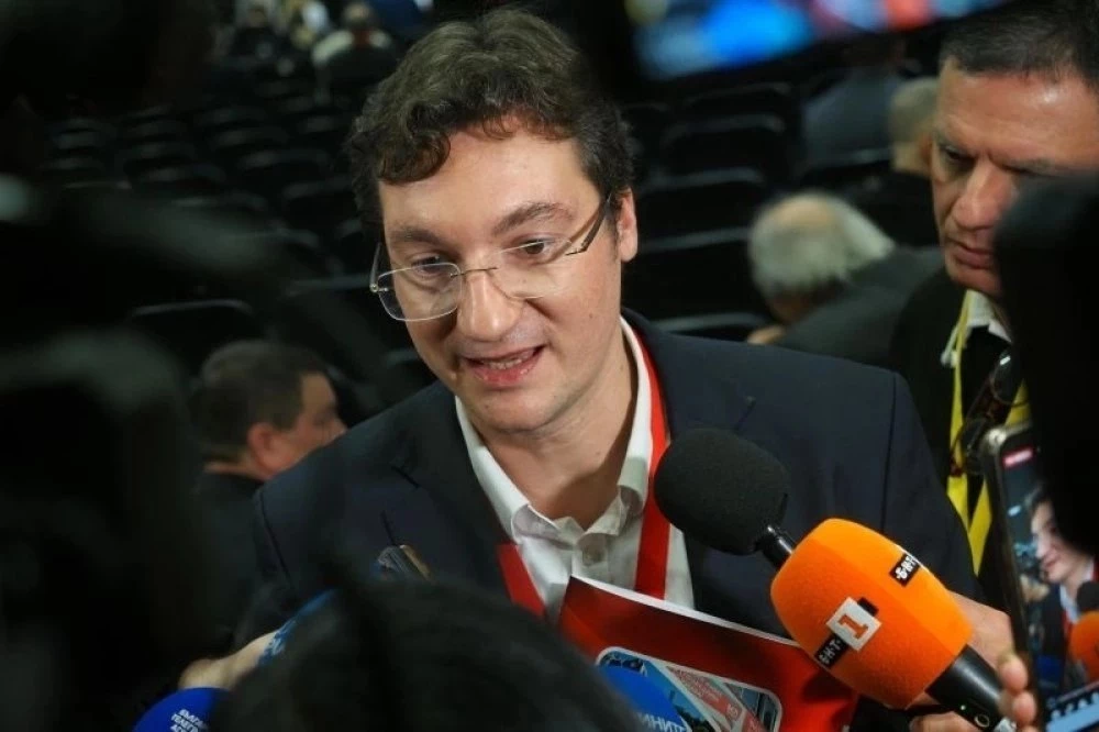 Националният съвет на БСП се събира извънредно днес, Крум Зарков ще поиска вот на доверие