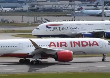 Пожар избухна в двигателя на самолет, има ранени