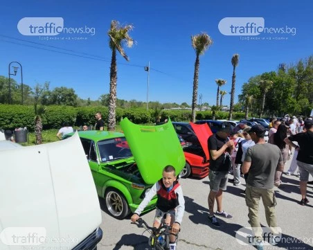 Стотици фенове на БМВ Клуб България откриха сезона на Гребната, събитието мина с благотворителна цел за Цвети