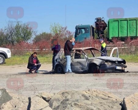 Млада жена изгоря в колата си край Поморие