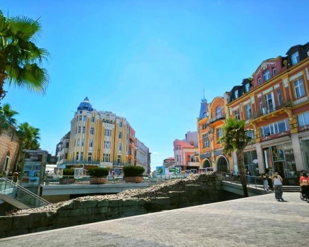 Температурите леко падат, но остава слънчево в Пловдив и днес