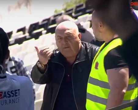 Венци Стефанов влезе в саморазправа с феновете след мощни викове „Оставка