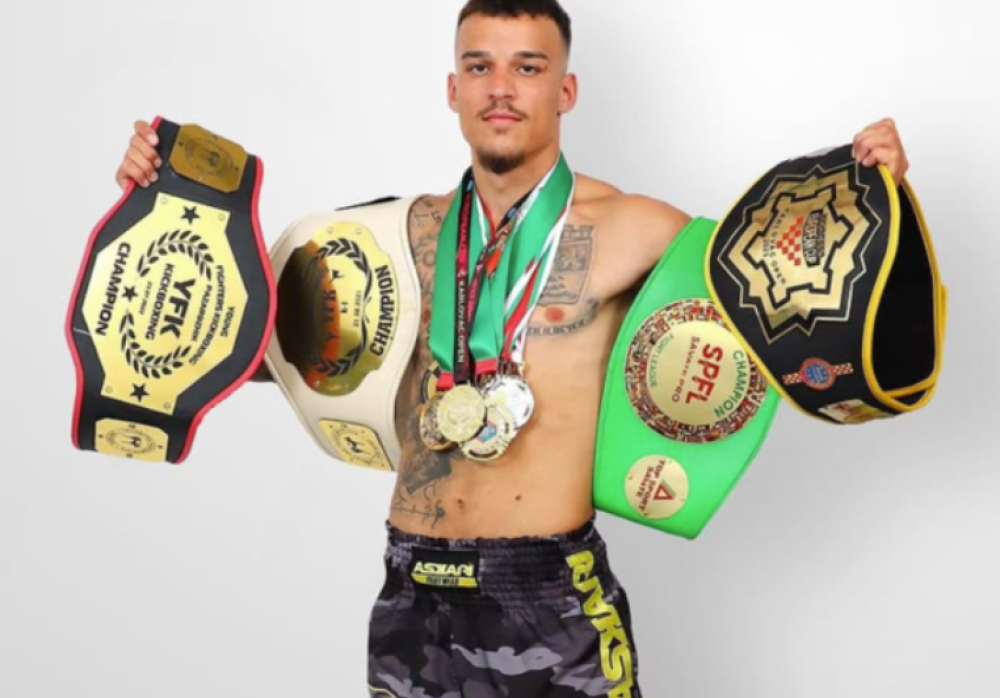 Пловдивският кикбоксьор Костадин Стойков ще се доказва на домашна сцена срещу амбициозен румънец
