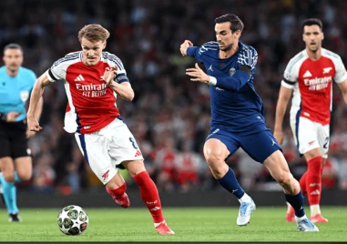 Атлетико Мадрид и Арсенал в първи сблъсък за място на финала в Шампионската лига