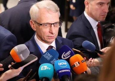 Денков: Далеч сме от това да сме една партия с ДБ, ние сме центристи