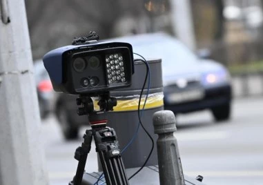 Рекорд: За 9 минути три пъти заснеха 18-годишен от Смолян да фучи с превишена скорост