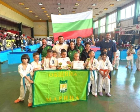 Девет медала и четирима шампиони за СКК „Феникс