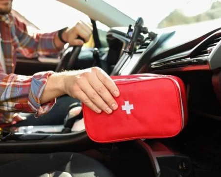 Гърция отложи новите аптечки за коли за началото на 2027 г.