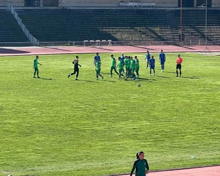 Спартак загуби тежко у дома