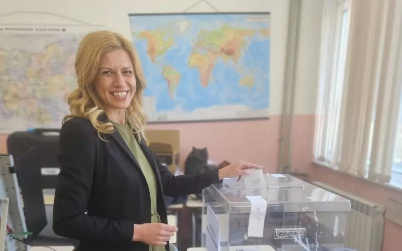 Лице от тесния кръг на Радев категорично отхвърли връщане към лева