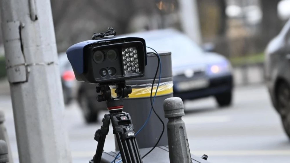 Рекорд: За 9 минути три пъти заснеха 18-годишен от Смолян да фучи с превишена скорост