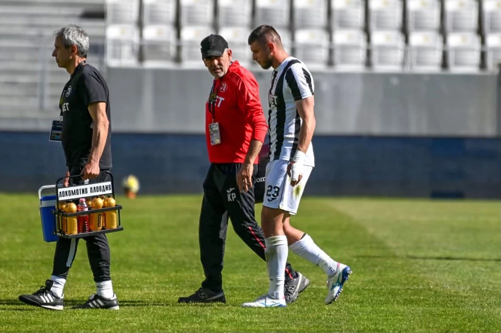 Удар за Локо! Титуляр аут до края на годината