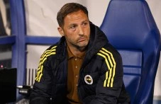 Тотална чистка във Фенербахче! Изгониха треньора и спортния директор