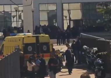 Откриха оръжието на мъжа, ранил петима в Атина, все още го издирват