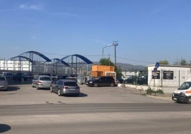 Служител се барикадира в гараж Земляне в София заради лоши условия на труд