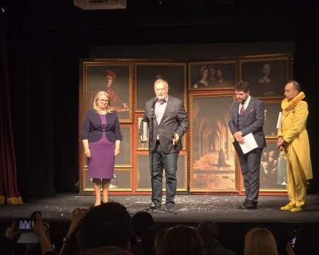 На церемония в Кукления театър: 