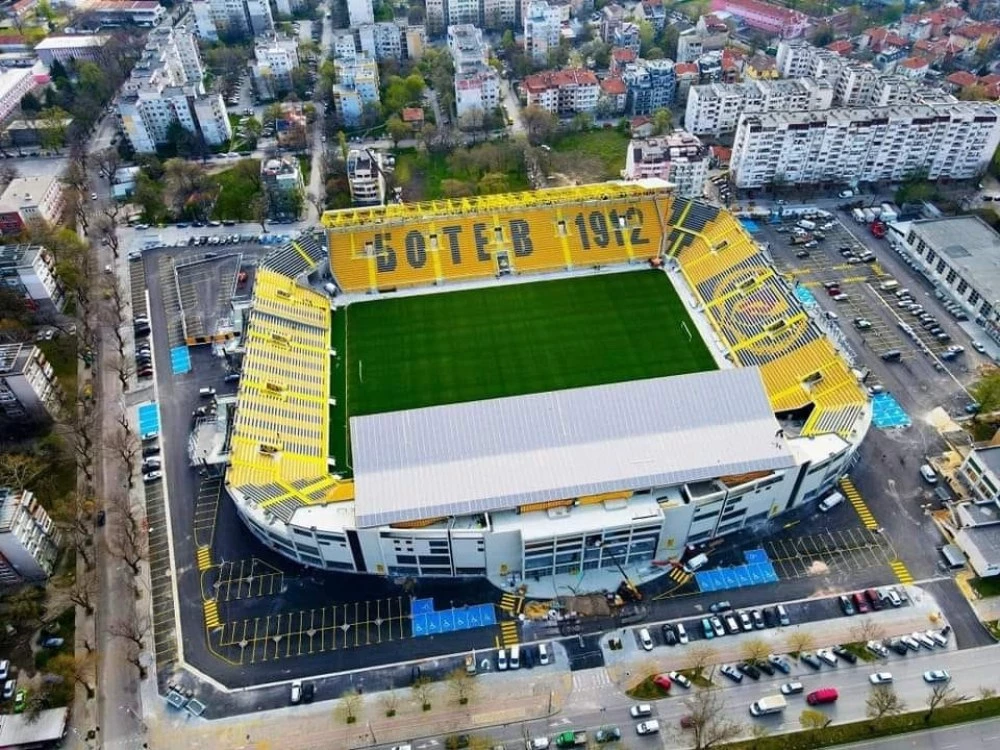 Ботев Пловдив се завръща към автентичните жълто-черни цветове