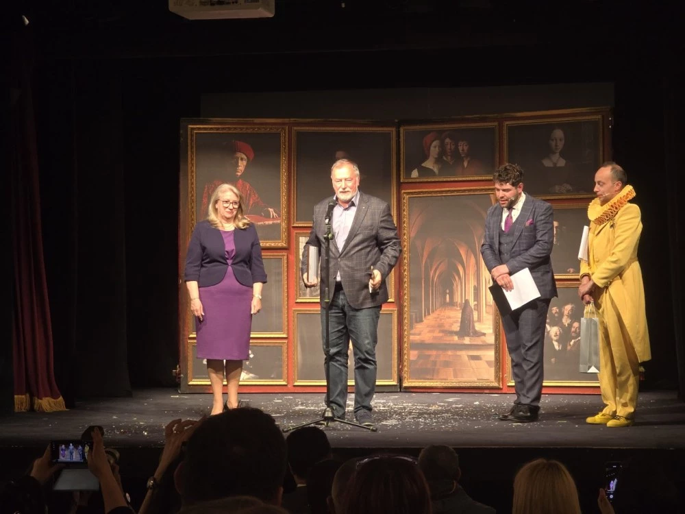 На церемония в Кукления театър: 