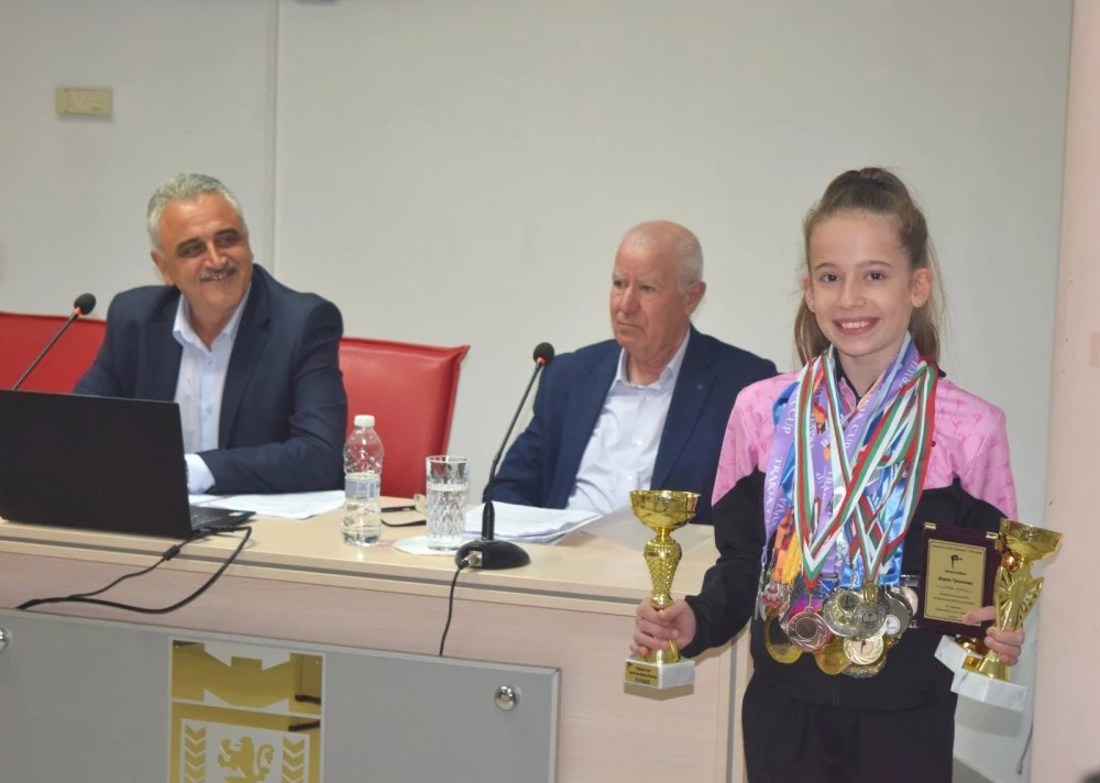 Общински съвет – Марица отличи двама млади таланти за високи постижения