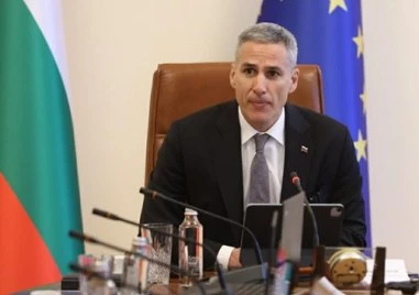 Андрей Гюров: Магазин за хората е със скандални загуби и празни рафтове