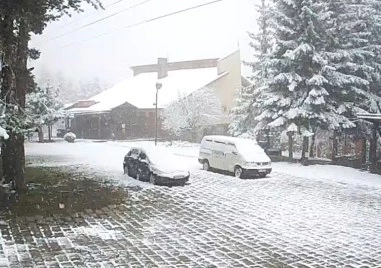 Температурите падат рязко, сняг по високите села в Пловдивско