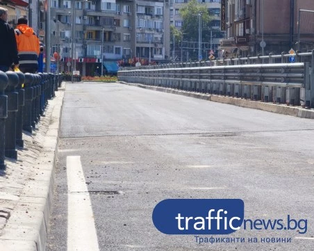 Читател твърди за проблем с настилката на локалните на „Васил Априлов