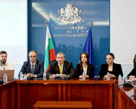 Местата за специализация по медицина влизат в централизиран електронен портал