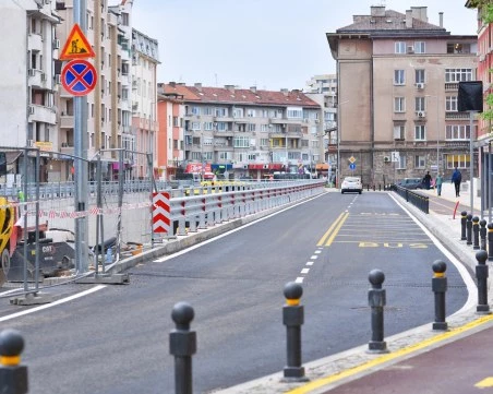 Официално: Отвориха източното локално платно на бул. „Васил Априлов