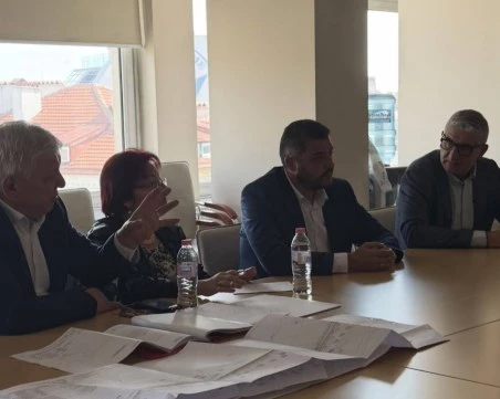 Ускоряват сроковете за ремонта на пътя Първенец-Лилково