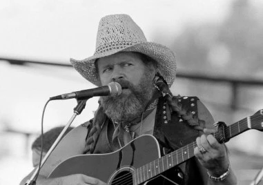 Почина кънтри певецът и автор на песни Дейвид Алън Коу