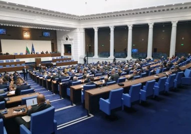 Профилът на депутатите в новия български парламент