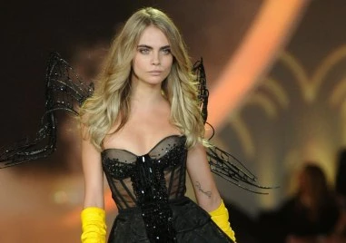 Супермоделът Кара Делевин стана певица и тръгва на турне