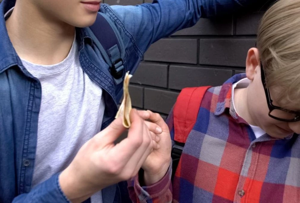 Стар познайник на полицията ограби непълнолетен в „Тракия